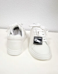 Suprema Dance Sneaker 02